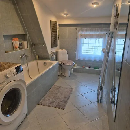 100 M Dla 4 - 8 Osob Apartment